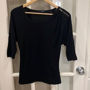 Gap 1/4 length sleeve top in Black XS